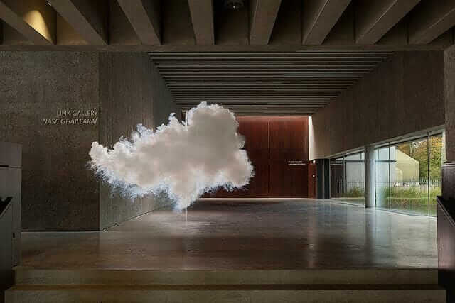 Berndnaut Smildeさんの雲のアート