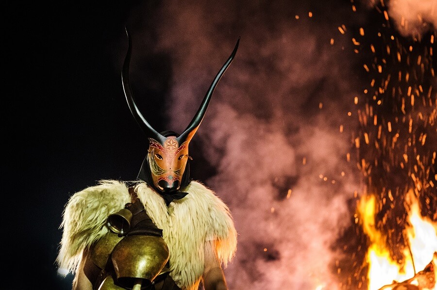 イタリア サルディーニャ島の祭りの獣の仮装やマスク
